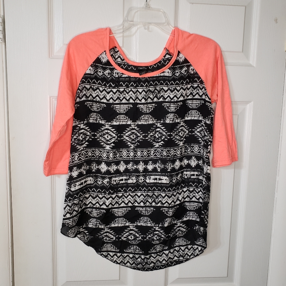Rue21 Aztec 3/4 sleeve shirt size small